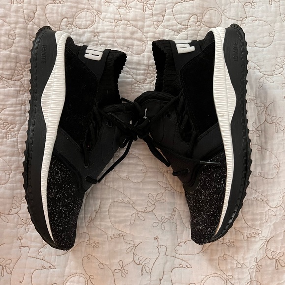 Puma sneakers size 7 - Picture 6 of 6